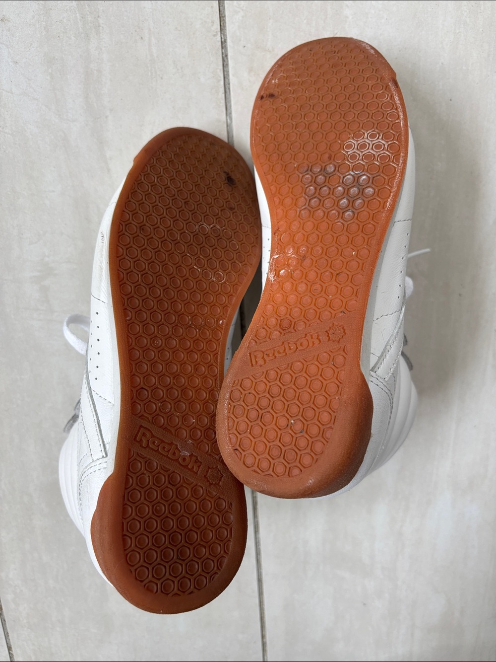 Reebok Women's Freestyle HI Walking Shoe White/Red/Gum 6.5 - Picture 10 of 11